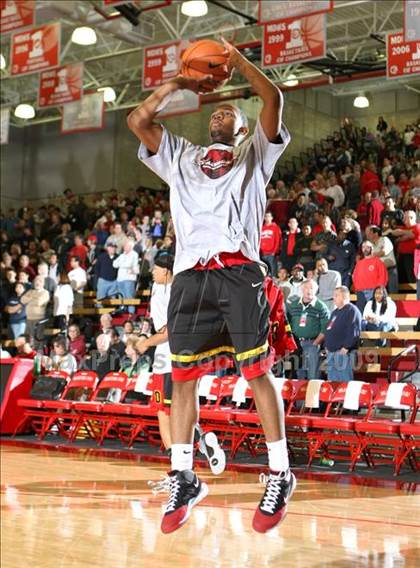 Thumbnail 1 in De La Salle vs. Dominguez (Nike Extravaganza) photogallery.