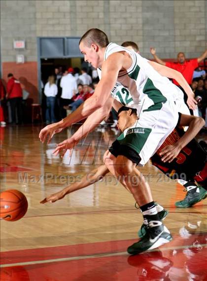 Thumbnail 3 in De La Salle vs. Dominguez (Nike Extravaganza) photogallery.