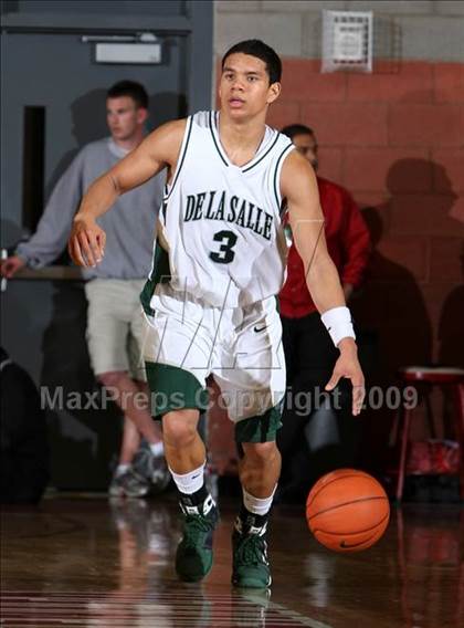 Thumbnail 2 in De La Salle vs. Dominguez (Nike Extravaganza) photogallery.