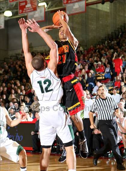 Thumbnail 3 in De La Salle vs. Dominguez (Nike Extravaganza) photogallery.