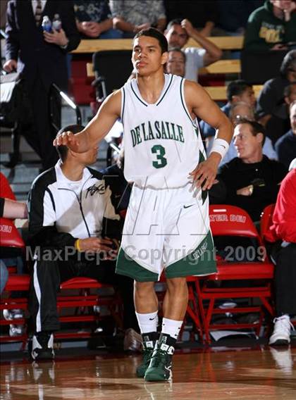 Thumbnail 1 in De La Salle vs. Dominguez (Nike Extravaganza) photogallery.