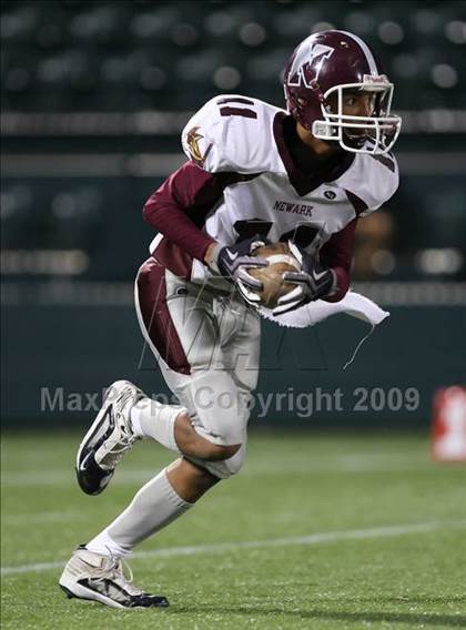 Thumbnail 1 in Newark vs. Hornell (Section 5 Class B Semifinals) photogallery.