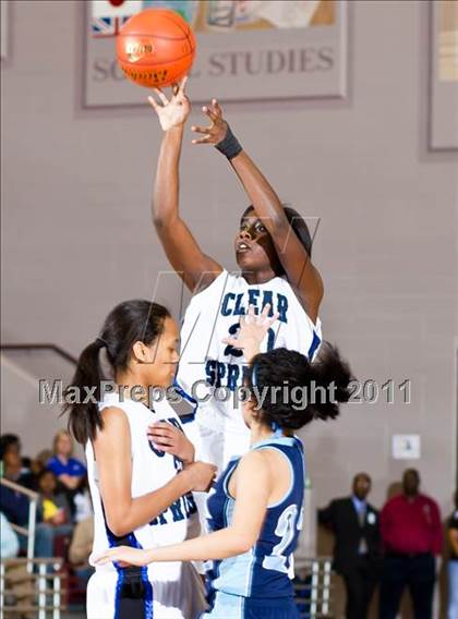 Thumbnail 3 in Clear Springs vs. Alief Elsik (5A Region III Semifinal) photogallery.