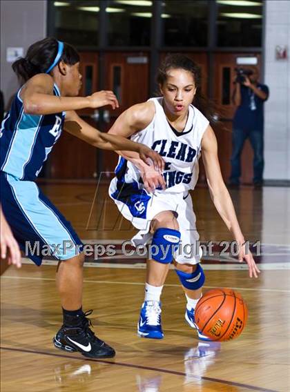 Thumbnail 1 in Clear Springs vs. Alief Elsik (5A Region III Semifinal) photogallery.