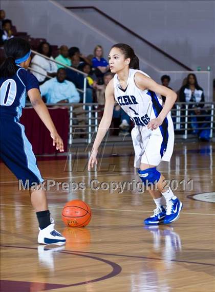 Thumbnail 2 in Clear Springs vs. Alief Elsik (5A Region III Semifinal) photogallery.