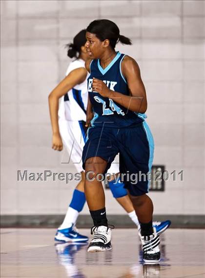 Thumbnail 3 in Clear Springs vs. Alief Elsik (5A Region III Semifinal) photogallery.