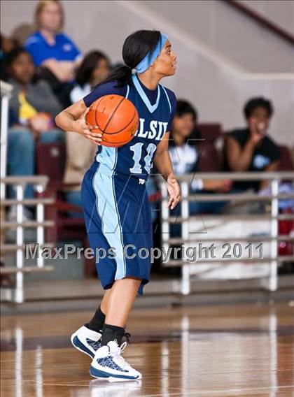 Thumbnail 1 in Clear Springs vs. Alief Elsik (5A Region III Semifinal) photogallery.