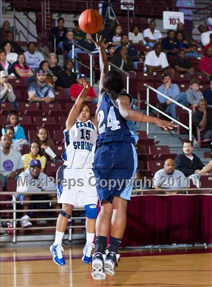 Thumbnail 3 in Clear Springs vs. Alief Elsik (5A Region III Semifinal) photogallery.