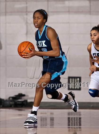 Thumbnail 1 in Clear Springs vs. Alief Elsik (5A Region III Semifinal) photogallery.