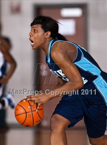Thumbnail 1 in Clear Springs vs. Alief Elsik (5A Region III Semifinal) photogallery.