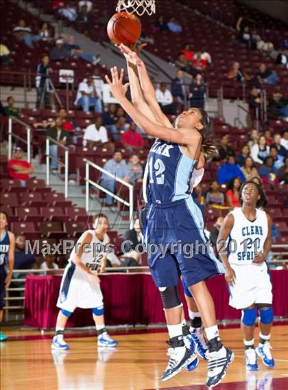 Thumbnail 2 in Clear Springs vs. Alief Elsik (5A Region III Semifinal) photogallery.