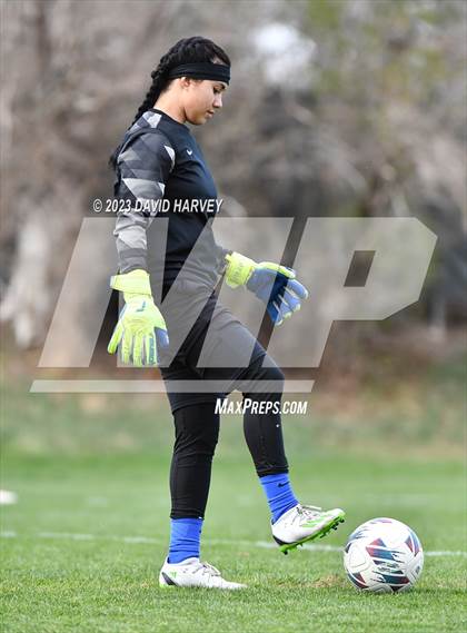 Thumbnail 1 in Aurora Central vs Alameda photogallery.