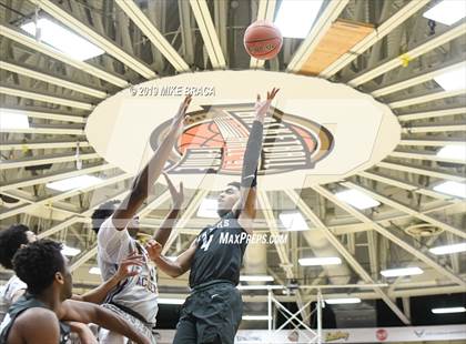 Thumbnail 1 in Montverde Academy vs. Sierra Canyon (Spalding Hoophall Classic) photogallery.