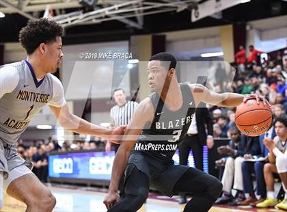 Thumbnail 2 in Montverde Academy vs. Sierra Canyon (Spalding Hoophall Classic) photogallery.