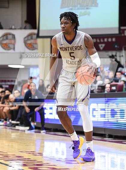 Thumbnail 3 in Montverde Academy vs. Sierra Canyon (Spalding Hoophall Classic) photogallery.