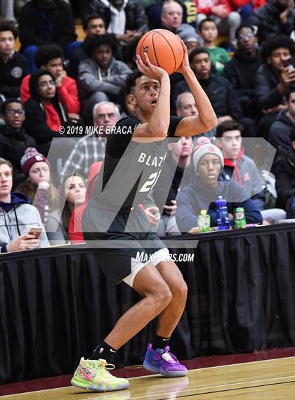 Thumbnail 2 in Montverde Academy vs. Sierra Canyon (Spalding Hoophall Classic) photogallery.
