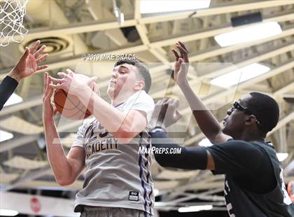 Thumbnail 2 in Montverde Academy vs. Sierra Canyon (Spalding Hoophall Classic) photogallery.