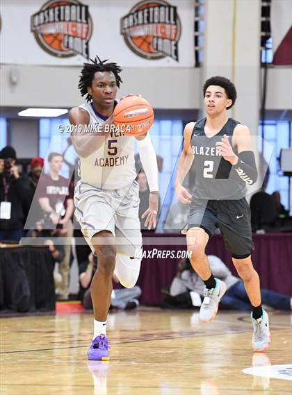 Thumbnail 1 in Montverde Academy vs. Sierra Canyon (Spalding Hoophall Classic) photogallery.
