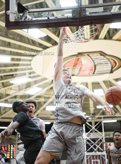 Thumbnail 1 in Montverde Academy vs. Sierra Canyon (Spalding Hoophall Classic) photogallery.
