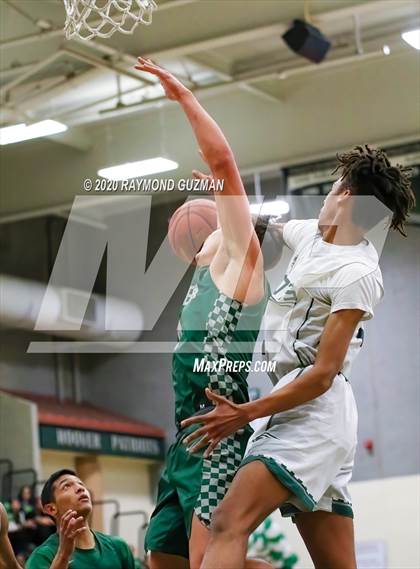 Thumbnail 3 in Dinuba @ Hoover (CIF Division 3-Central Section Quarterfinal) photogallery.