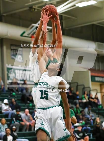 Thumbnail 3 in Dinuba @ Hoover (CIF Division 3-Central Section Quarterfinal) photogallery.