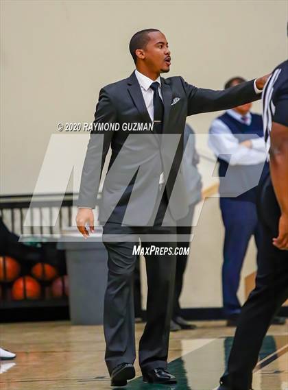 Thumbnail 3 in Dinuba @ Hoover (CIF Division 3-Central Section Quarterfinal) photogallery.