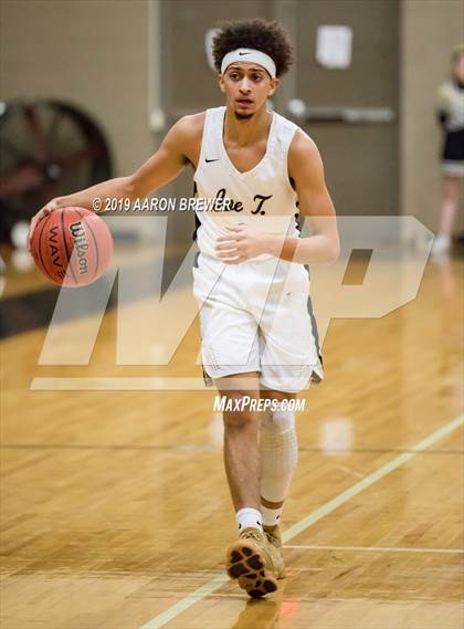 Thumbnail 1 in Lonoke vs Robinson photogallery.