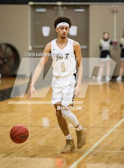 Thumbnail 1 in Lonoke vs Robinson photogallery.