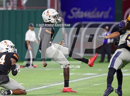 Thumbnail 2 in Lamar @ Bowie photogallery.