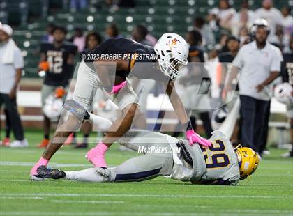 Thumbnail 1 in Lamar @ Bowie photogallery.