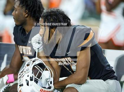 Thumbnail 2 in Lamar @ Bowie photogallery.
