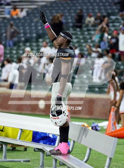 Thumbnail 2 in Lamar @ Bowie photogallery.