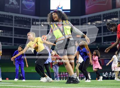 Thumbnail 2 in Lamar @ Bowie photogallery.