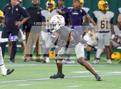 Thumbnail 2 in Lamar @ Bowie photogallery.