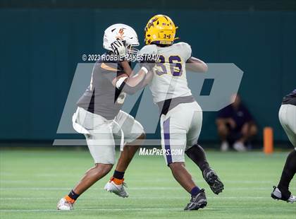 Thumbnail 3 in Lamar @ Bowie photogallery.