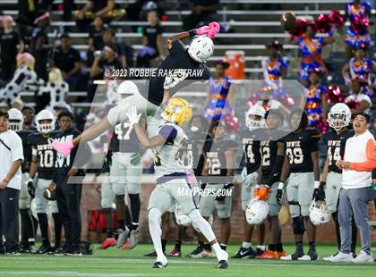 Thumbnail 3 in Lamar @ Bowie photogallery.