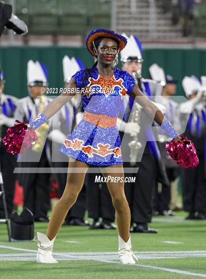 Thumbnail 2 in Lamar @ Bowie photogallery.