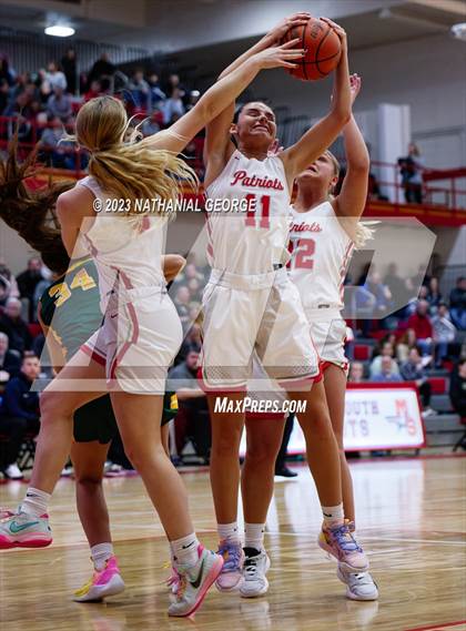 Thumbnail 3 in Pius X @ Millard South photogallery.