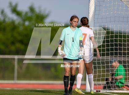 Thumbnail 1 in Tabb vs Brentsville District (VHSL Class 3 State Quarterfinal) photogallery.