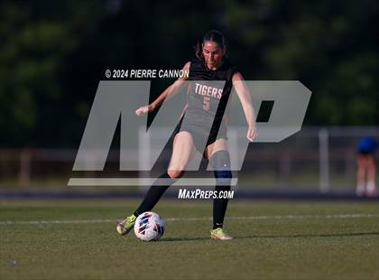 Thumbnail 2 in Tabb vs Brentsville District (VHSL Class 3 State Quarterfinal) photogallery.