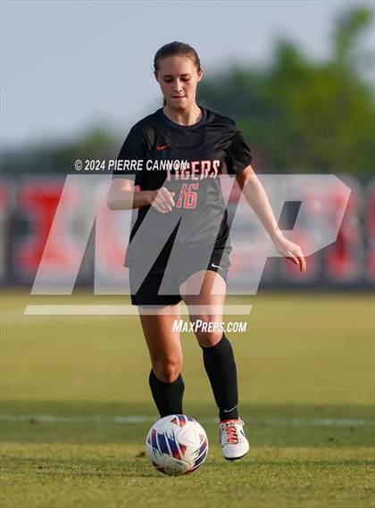 Thumbnail 3 in Tabb vs Brentsville District (VHSL Class 3 State Quarterfinal) photogallery.