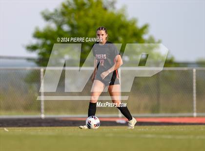 Thumbnail 1 in Tabb vs Brentsville District (VHSL Class 3 State Quarterfinal) photogallery.