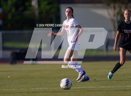 Thumbnail 1 in Tabb vs Brentsville District (VHSL Class 3 State Quarterfinal) photogallery.