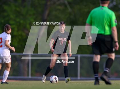 Thumbnail 2 in Tabb vs Brentsville District (VHSL Class 3 State Quarterfinal) photogallery.