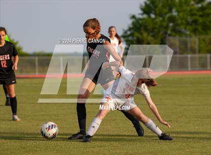 Thumbnail 3 in Tabb vs Brentsville District (VHSL Class 3 State Quarterfinal) photogallery.