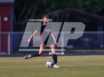 Thumbnail 3 in Tabb vs Brentsville District (VHSL Class 3 State Quarterfinal) photogallery.
