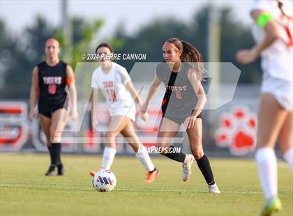 Thumbnail 1 in Tabb vs Brentsville District (VHSL Class 3 State Quarterfinal) photogallery.