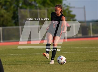 Thumbnail 1 in Tabb vs Brentsville District (VHSL Class 3 State Quarterfinal) photogallery.