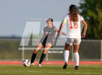 Thumbnail 2 in Tabb vs Brentsville District (VHSL Class 3 State Quarterfinal) photogallery.