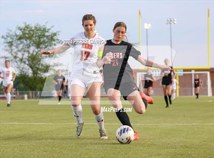 Thumbnail 1 in Tabb vs Brentsville District (VHSL Class 3 State Quarterfinal) photogallery.